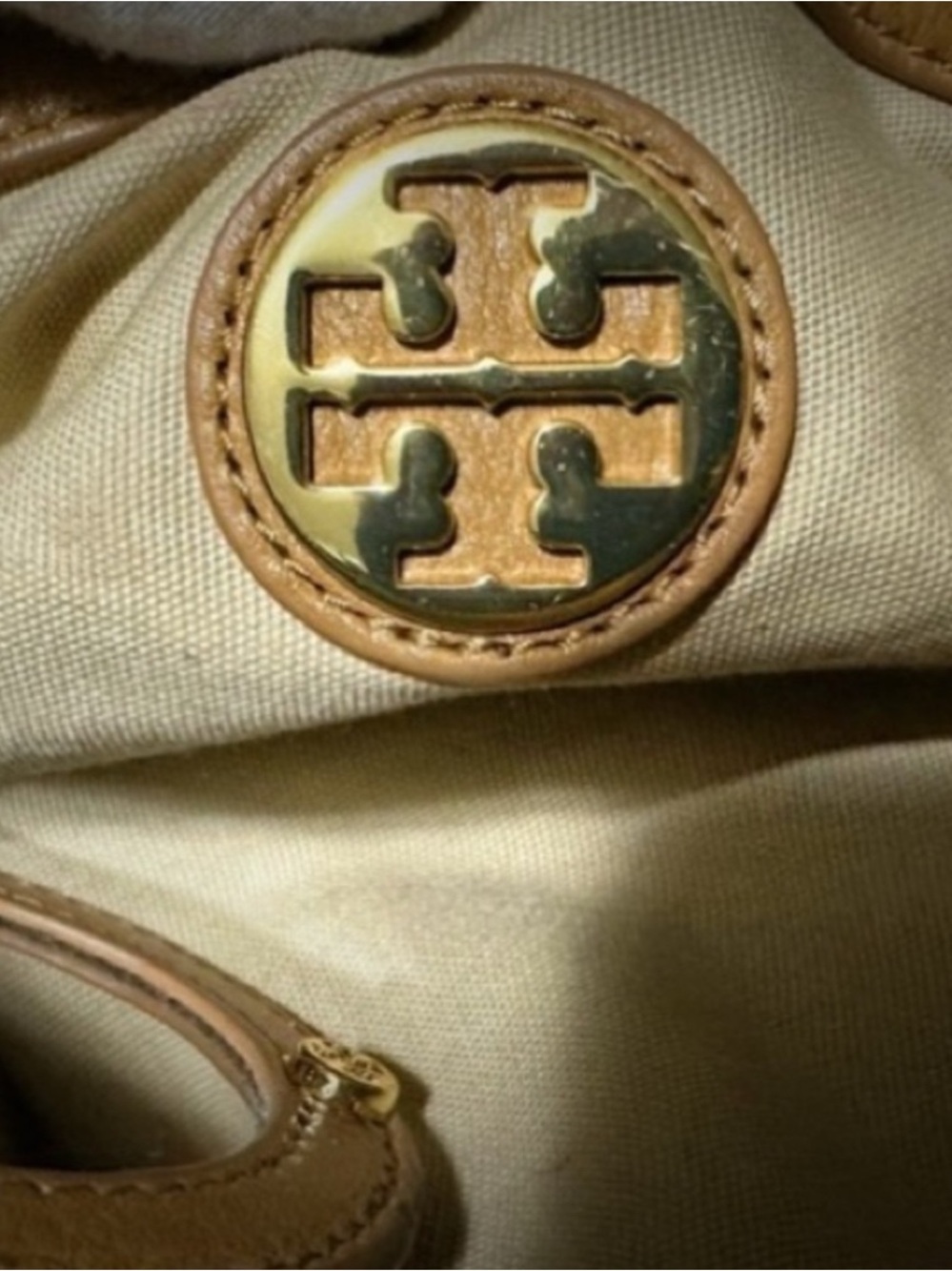 Vintage Tory Burch Mustard Leather Tote with Charm shoulder bag - Picture 12 of 15